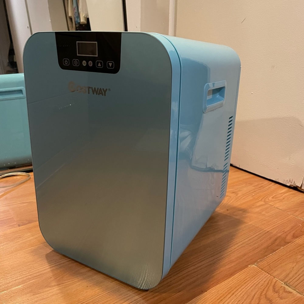 Mini Fridge (Medium Size Cosmetic Fridge)